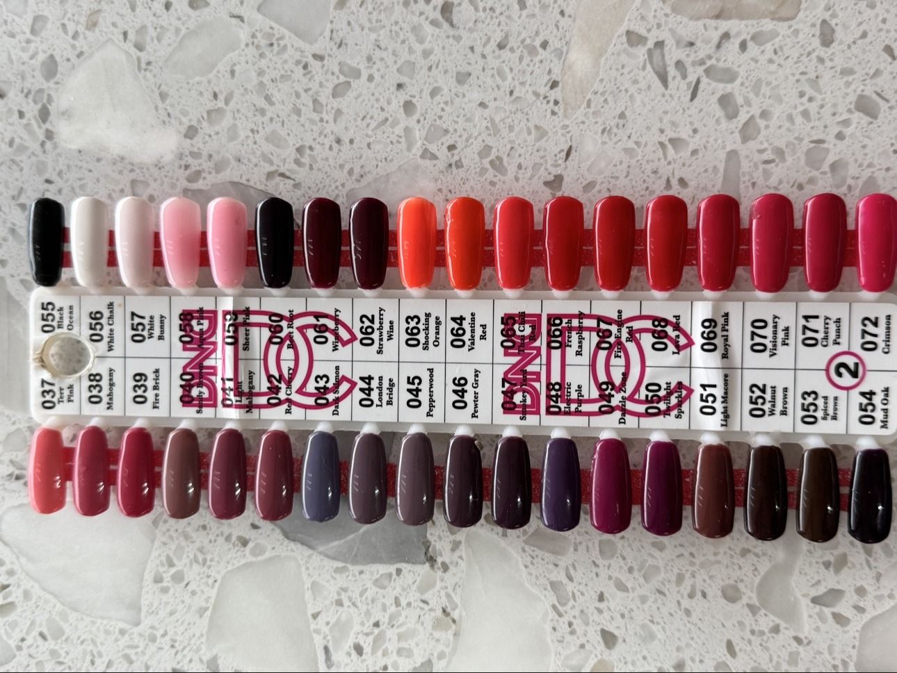 Daisy DND gel polish chart — Stick 2, shades 037 to 072
