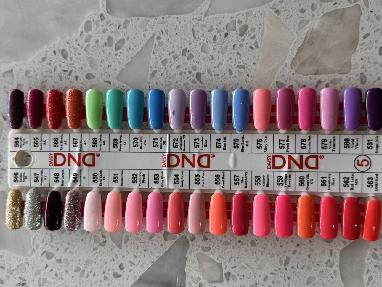 Daisy DND gel polish chart — Stick 5, shades 546 to 581