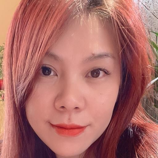 Christina, nail technician at Euro Nail Lounge